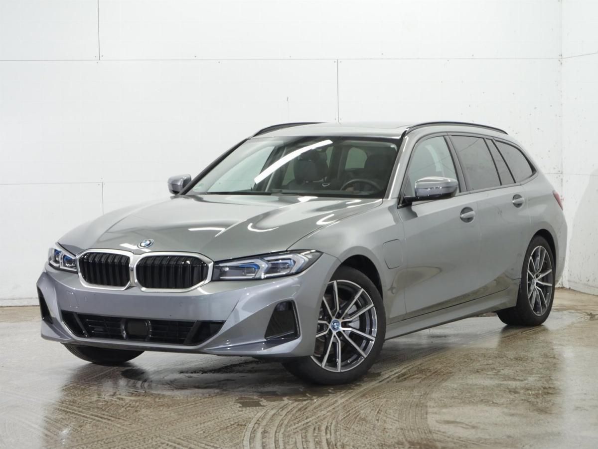 BMW 330 e Tour.,  Dri. Ass. Prof.,  Park. Ass. +.,  Pano.,  H/K.,  Keyless.,  uvm. Leasing