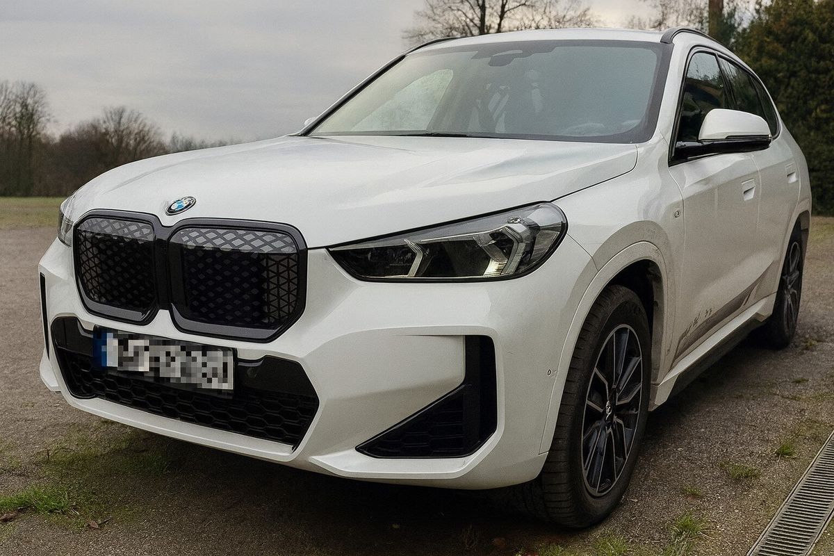 BMW iX1 eDrive20 – Leasingübernahme – Alpinweiß uni – Top-Ausstattung – ab 01.12.2025 verfügbar Leasingübernahme