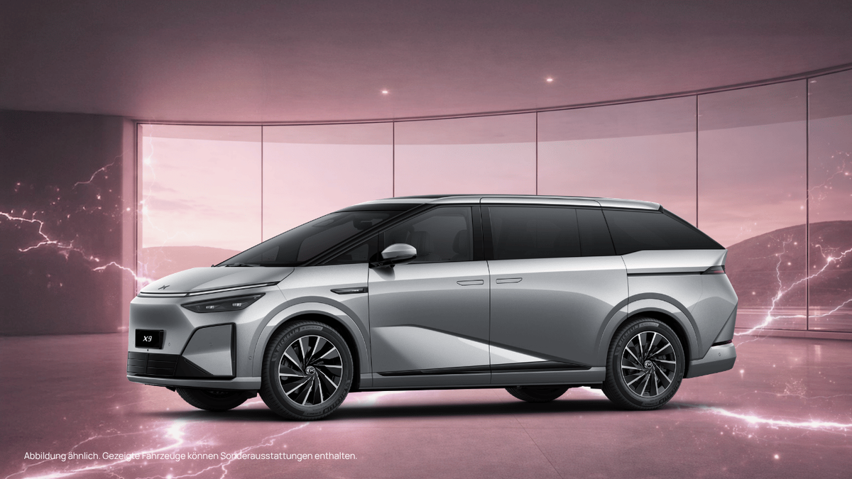 XPENG X9 FWD Standard Range Leasing