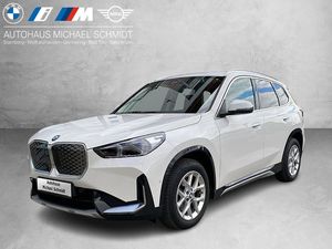 BMW iX1 eDrive20 xLine DAB LED RFK Komfortzg. Shz