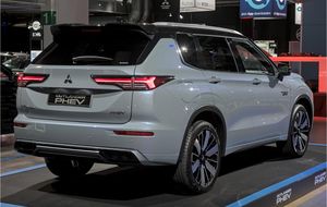 Mitsubishi Outlander 2.4 BASIS PHEV ***SONDERAKTION*** Leasing
