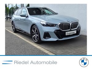 BMW 520d xDrive Touring M Sportpaket*ab 3,49% eff.*