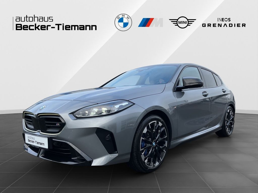 BMW M135 xDrive M-Sport Head-Up DrivAssProf. ParkAss Leasing