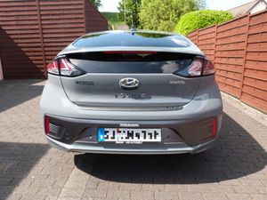 Hyundai IONIQ ELEKTRO Prime- Vollausstattung - elektr. Glasschiebedach - Wärmepumpe (Standheizung/Kühlung) mit App-Steuerung - ACC - Leder Sitzheizung/Belüftung Leasingübernahme