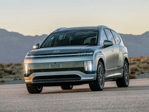 Hyundai IONIQ 9 6-Sitzer 307PS 4WD UNIQ PanoramaGS, RelaxPaket, Gewerbekundenaktion gültig bis 30.09.2025 Leasing