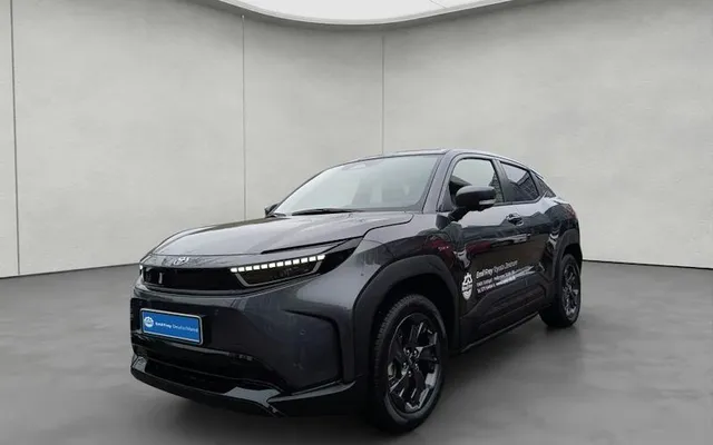 Toyota Urban-cruiser 61 KWh Lounge 5dr