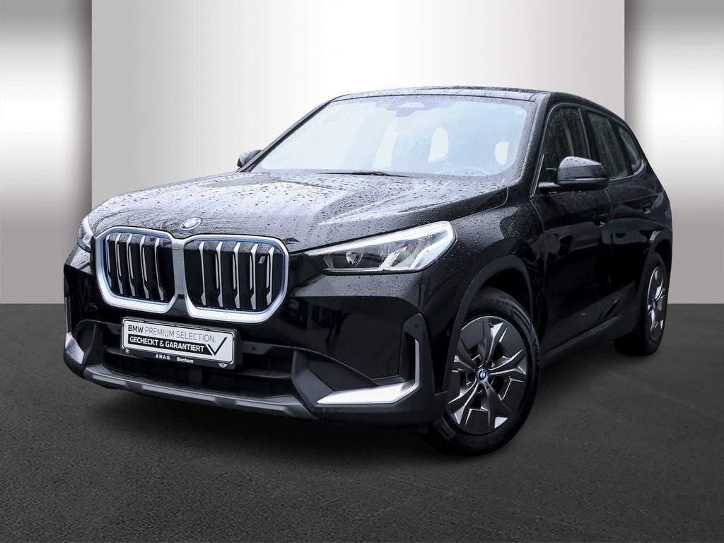 BMW iX1 xDrive30 Leasing