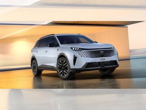 Peugeot 5008 GT Hybrid