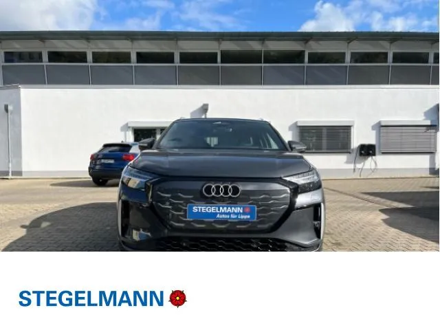 Audi Q4 SUV e-tron performance AHK PANO HEAD-UP SONOS