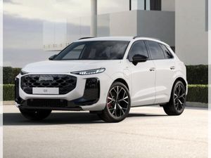 Audi Q3 SUV e-hybrid S line 200 kW S tronic *Matrix*SONOS*HUD*AHK*Parkassistent Pro*CAM*Tech Pro*