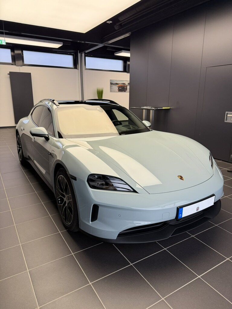 Porsche Taycan Sport Turismo MJ 2026 - Burmester Beifahrerdisplay Leasingübernahme