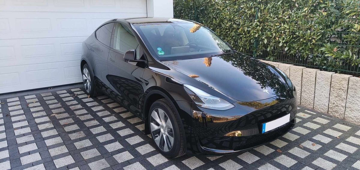 Gewerbe-Leasing Tesla Model Y RWD | 382 € netto | Sofort verfügbar | Großer KM-Vorteil (effektiv ca. 24.000 km p.a.) Leasingübernahme