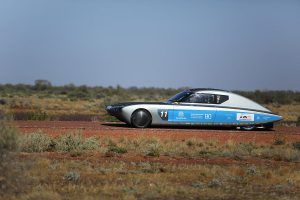 Das Solar-Elektroauto Bluecruiser der Hochschule Bochum in Australien. Bildquelle: Hochschule Bochum