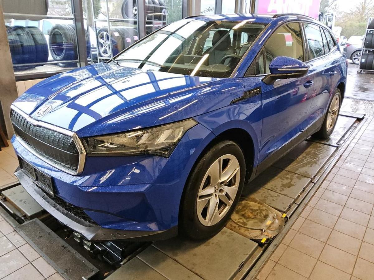 Skoda ENYAQ iV 50 109kW - Loft Navi Kamera LED ZV DAB Einparkhilfe MFL LM Leasing