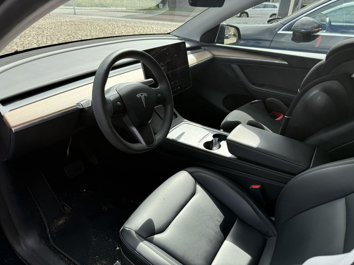 Leasingübernahme: Tesla Model Y Long Range AWD (2023) – Allrad, Hightech & Top-Zustand! Leasingübernahme