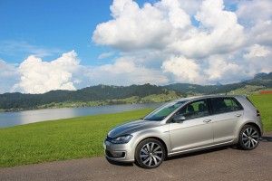 Plug-In Hybridauto VW Golf GTE mit Seeblick