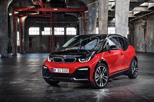 Elektroauto BMW i3s von schräg vorne. Bildquelle: BMW