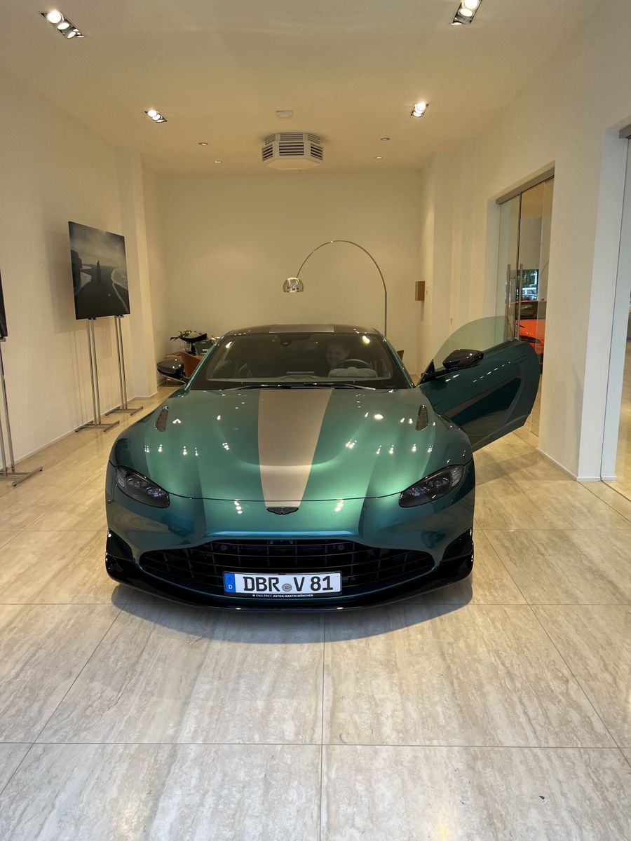 Aston Martin Vantage V8 F1 Edition Coupe Racing Green Leasingübernahme