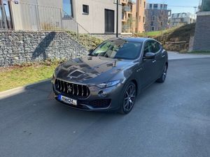 Maserati Levante 350 Essence Auto-Abo