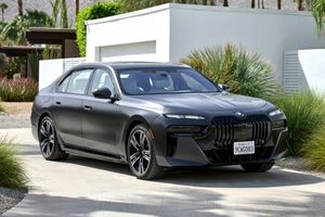 BMW i7 60 /sky lounge/B&W/M-SportPro/integralaktiv/ Leasing
