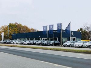Peugeot 2008 Allure Pack 1.5 BlueHDi 130 EAT8 *AB 166...