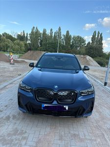 BMW IX3 mit Bonus von 500 Euro Leasingübernahme