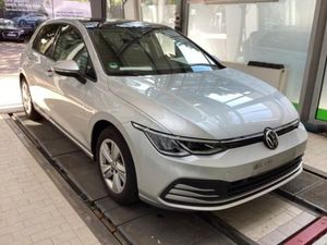 Volkswagen Golf VIII 1.0 eTSI Life DSG LED Navi Panorama