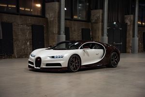 Bugatti Munich | Chiron Sport | Red Carbon - Leasing
