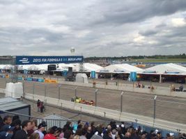 Das erste mal in Berlin: Die Formel E. Bildquelle: FIA Formel E DHL Berlin ePrix. (http://berlin.fiaformulae.com/de)