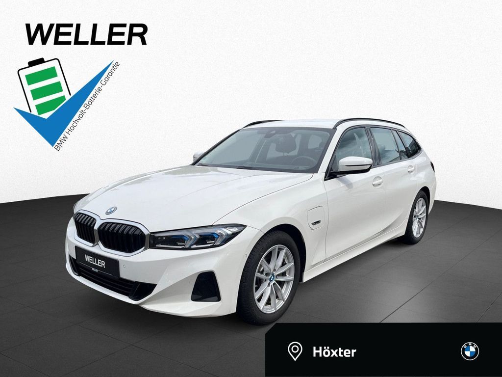 BMW 330e Touring LCProf Kamera HUD KomfZug AdapLED Leasing