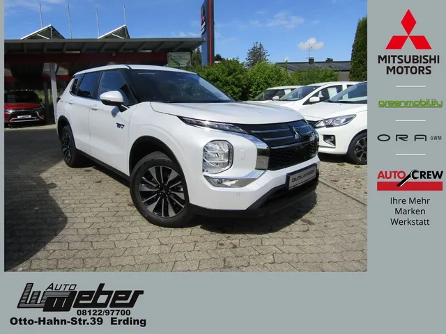Mitsubishi Plug-in Hybrid Outlander 2.4 Diamant PLUS LED SH