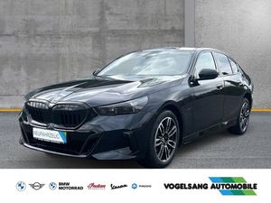 BMW 550 e xDrive M Sport Park-Assistent Sportpaket H