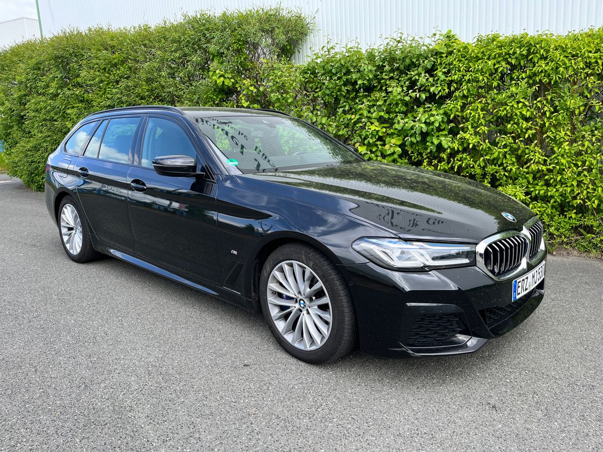 BMW 530d xDrive Touring Panoramadach saphirschwarz metallic Leasingübernahme