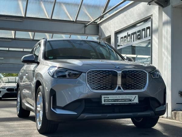 BMW iX1 xDrive30 AHK/Memory/HUD Finanzierung ab 0,49% Leasing