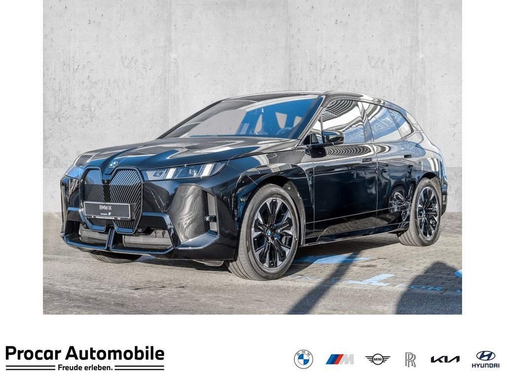 BMW iX xDrive45 M Sport SkyLounge DAPro PAPro Aktivl Leasing