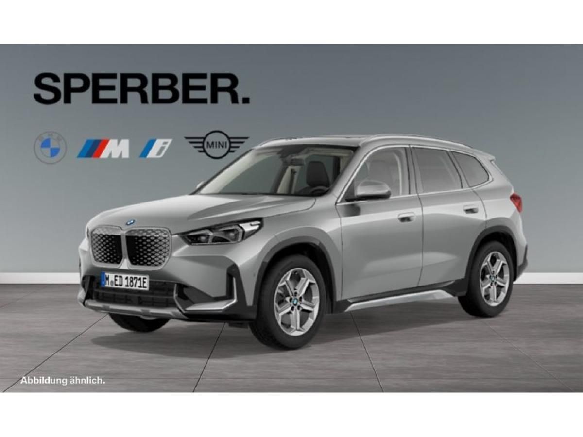BMW iX1 eDr.20,  xLine,Premium Pkt.,AHK,Aktivsitz,Panoramadach,uvm. Leasing