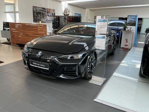 BMW M440i xDrive Cabrio M Sport Pro Carbon AHK Innov