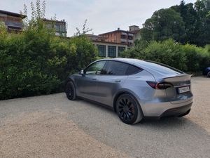 Tesla Model Y Performance QuickSilver - Leasingübernahme