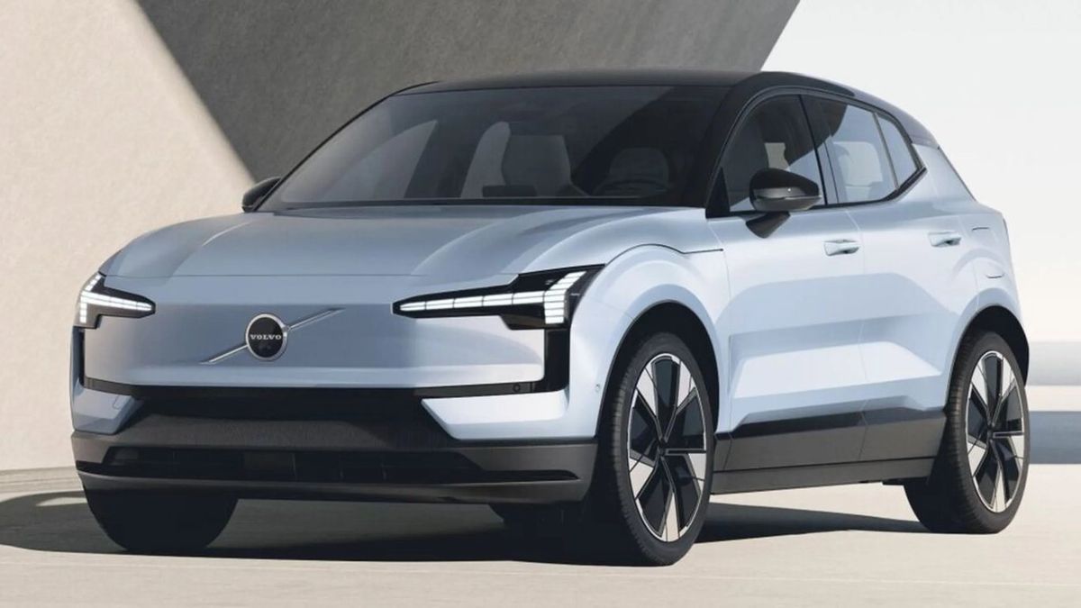 Volvo ex30 Single Motor Extended Range Black Edition Plus Auto-Abo