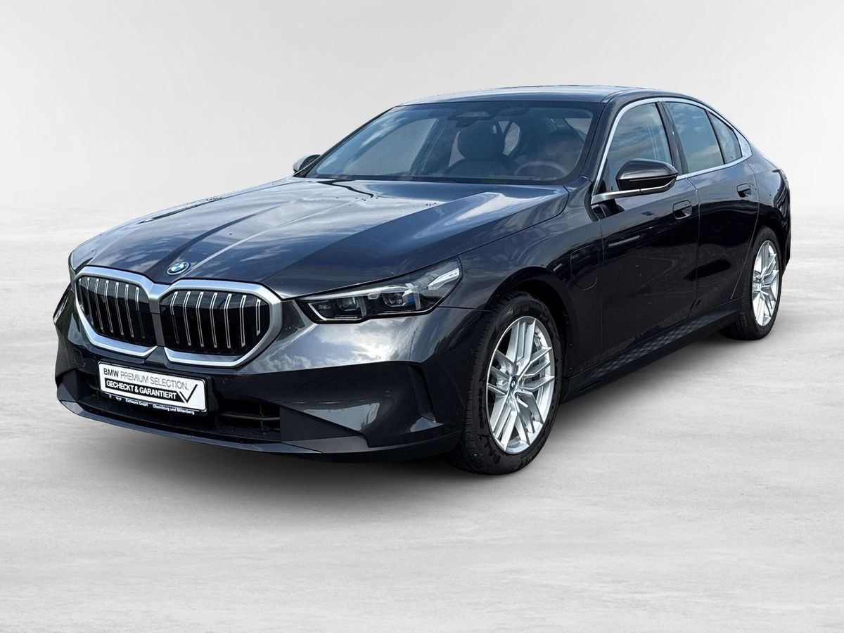 BMW 550 e xDrive Limo PGSD,ACC,H/K SOUND,360 GRAD KAMERA,AUTOBAHN ASSISTENT,4x SITZHEIZUNG Leasing