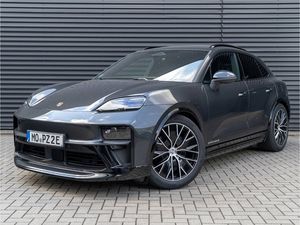 Porsche Macan 21'' AHK Luftfederung Drive Assist 14-Wege