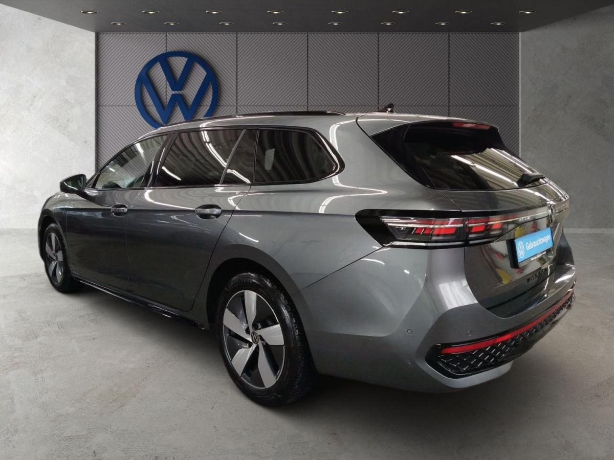 Volkswagen Passat Variant 1.5 TSI eHybrid DSG R-Line IQ.Light Navi RearView AHK Leasing