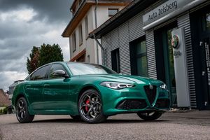 Alfa Romeo Giulia MY24 2.0 T Tributo Italiano Q4 Tech.Paket Leasing