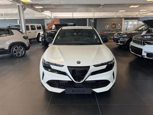 Alfa Romeo Junior Speciale 1.2 VGT 48V-Hybrid DCT in 2 Farben Verfügbar Abholung Mannheim Leasing