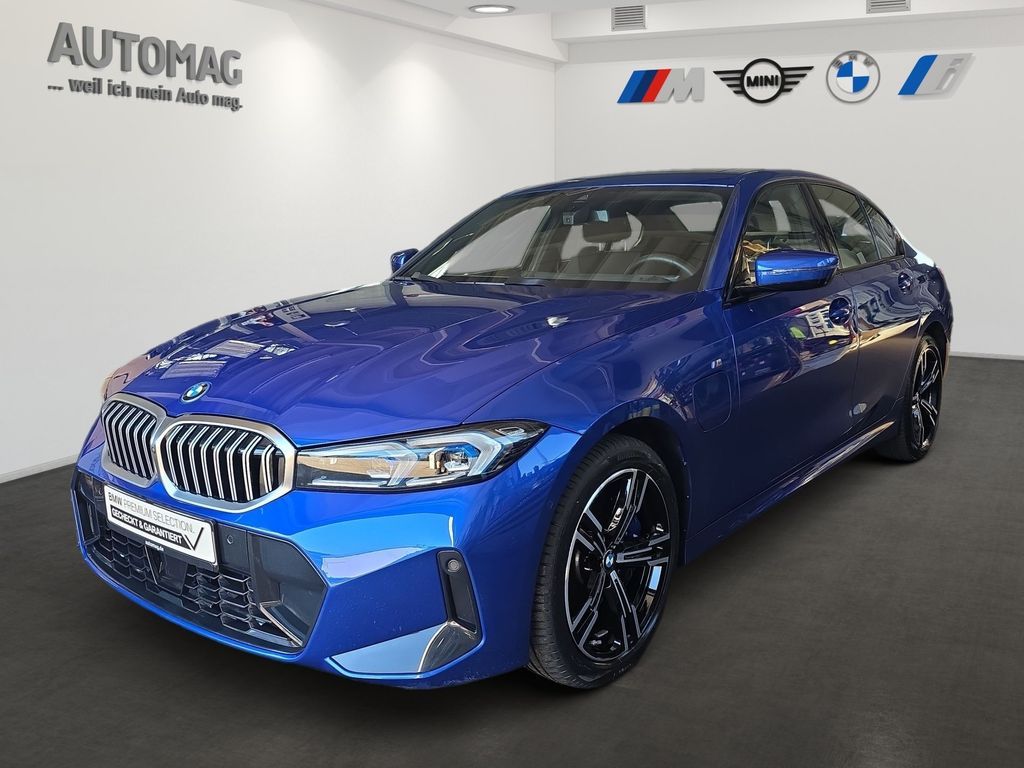 BMW 330e M-Sport*Glasdach*ParkAssistPlus*HarmonKardo Leasing