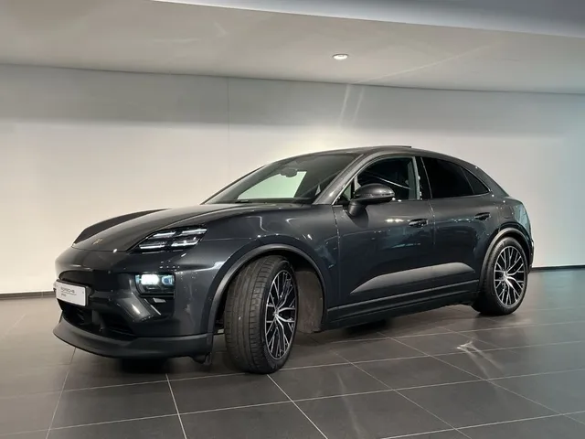 Porsche Macan 4 BOSE Luftfederung PASM 21-Zoll Panorama