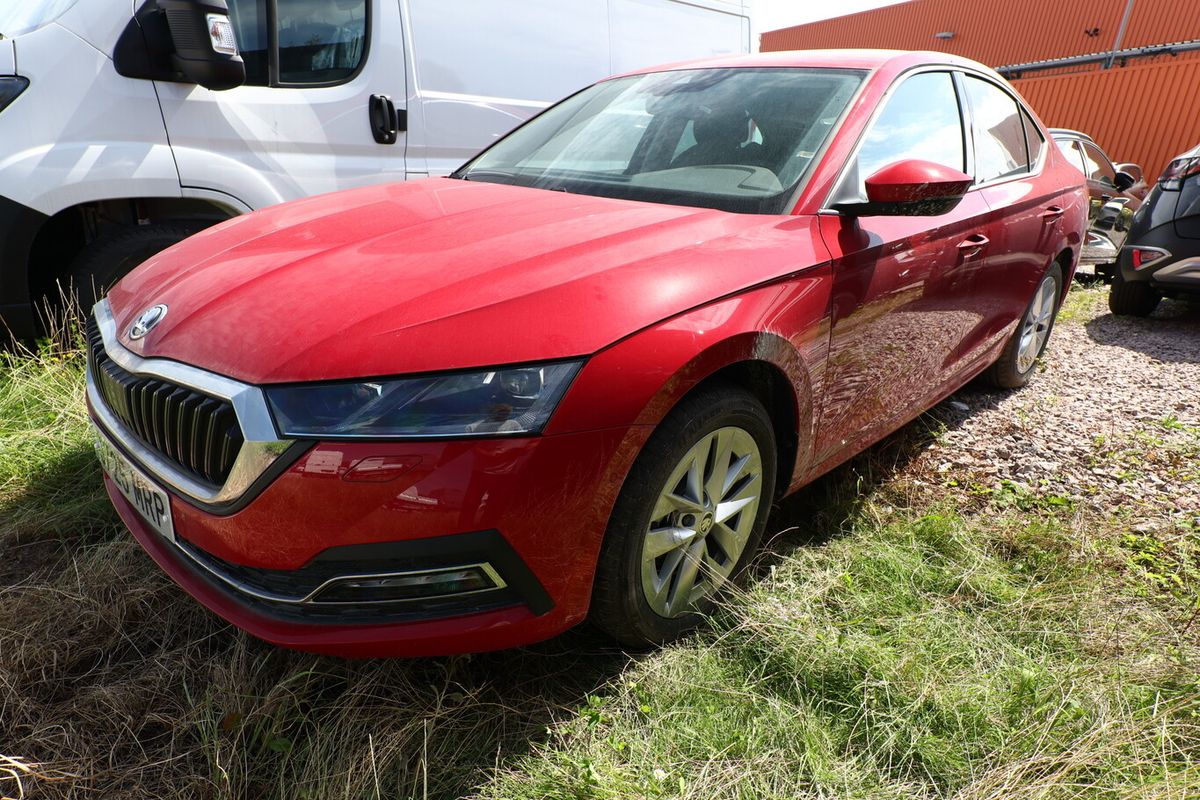 Skoda Octavia eTSI 150 DSG Selec Matrix Nav ParkL vEHK Auto-Abo privat Auto-Abo