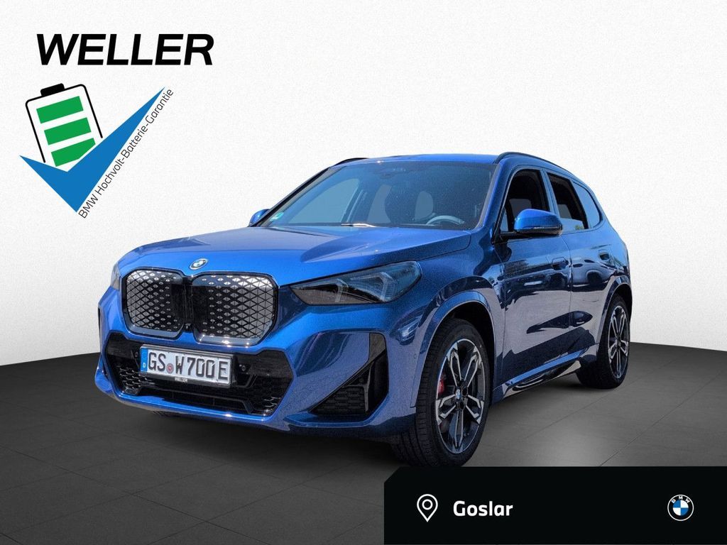 BMW iX1 xDrive30 M-Paket HUD Pano Leasing