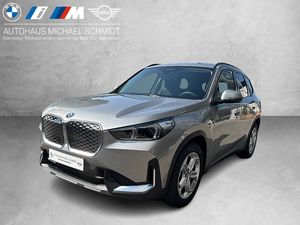 BMW iX1 eDrive20 DAB LED RFK Komfortzg. Klimaaut. Leasing