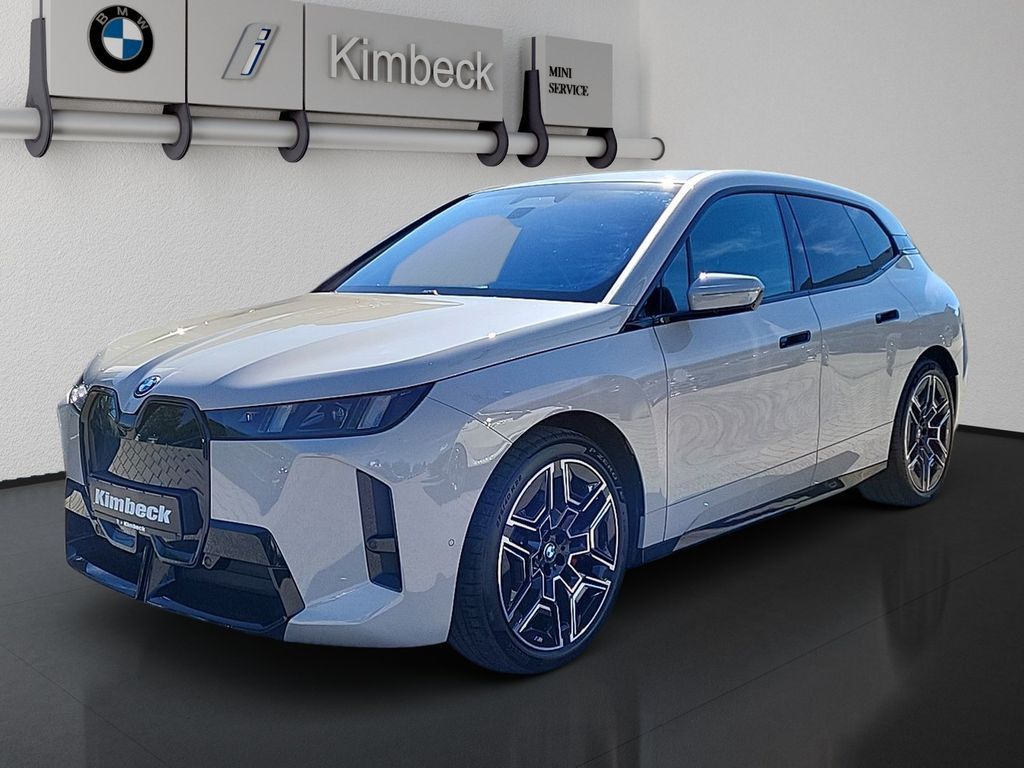 BMW iX xDrive45 M SPORT PRO Sitzbelüf Allradlenk 360 Leasing